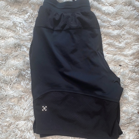 Lululemon black shorts (men). Size medium. - Picture 2 of 4